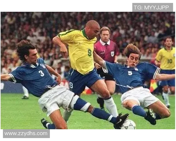 足球明星号码30的传奇故事与背后不为人知的奋斗历程