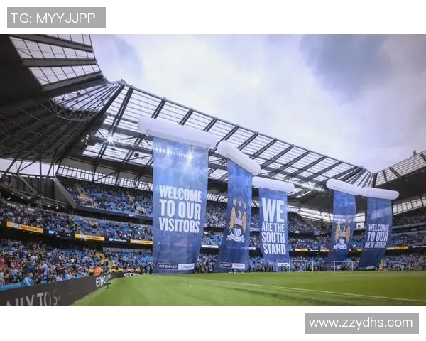 足球明星横款挂画展现绿茵场上的传奇瞬间与激情时刻