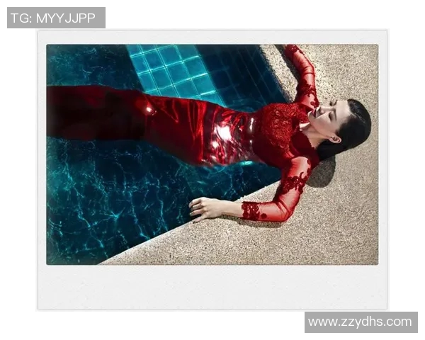 足球明星脖子纹身女神魅力展现时尚与个性之美