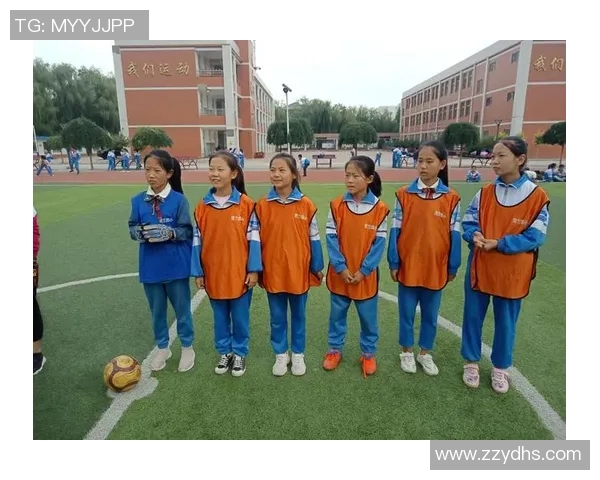 足球明星小身体女性形象展现运动魅力与时尚风采